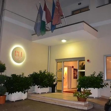 Hotel Palace 焦亚陶罗 外观 照片