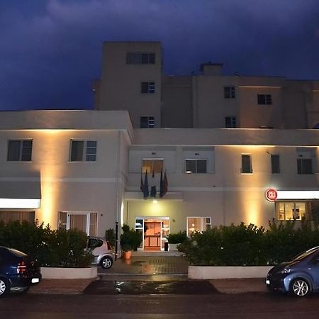 Hotel Palace 焦亚陶罗 外观 照片