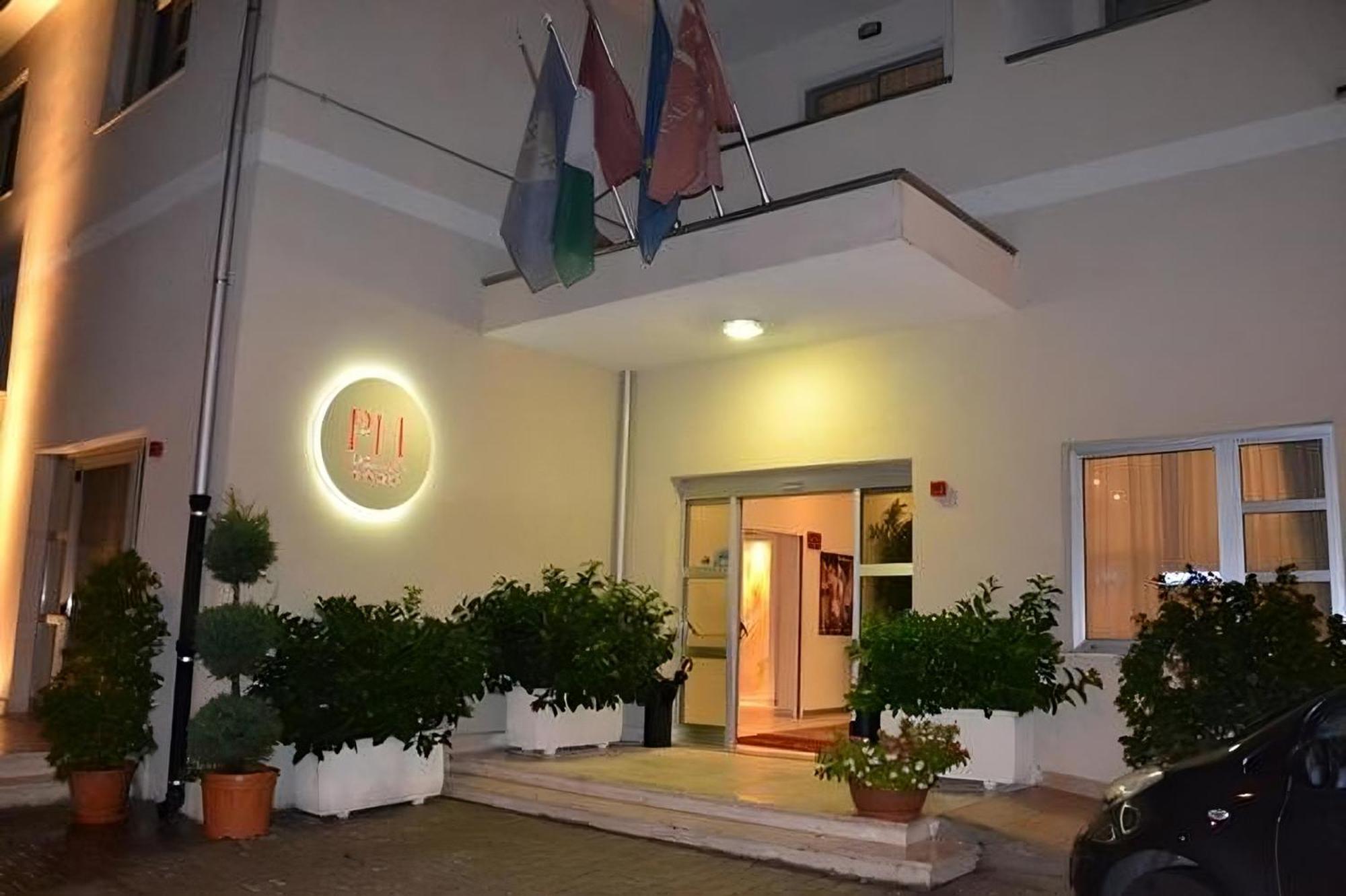 Hotel Palace 焦亚陶罗 外观 照片