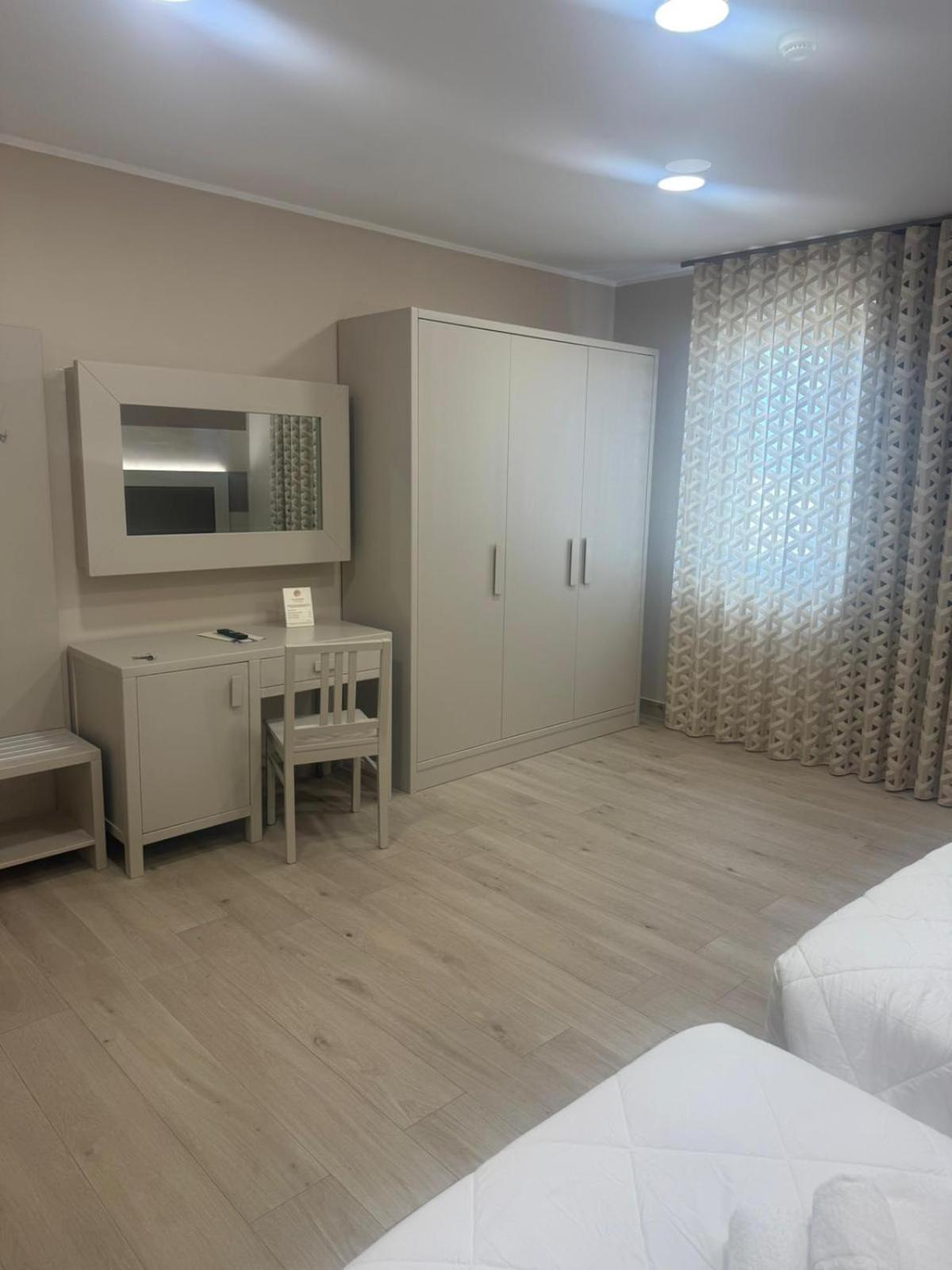 Hotel Palace 焦亚陶罗 外观 照片