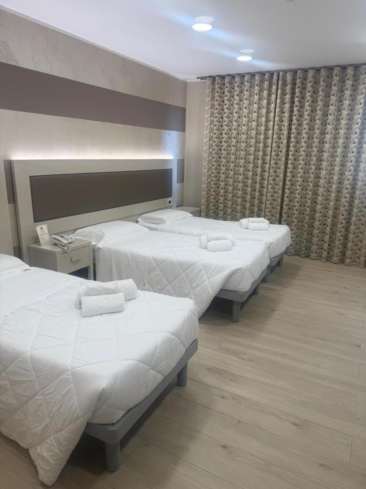 Hotel Palace 焦亚陶罗 外观 照片