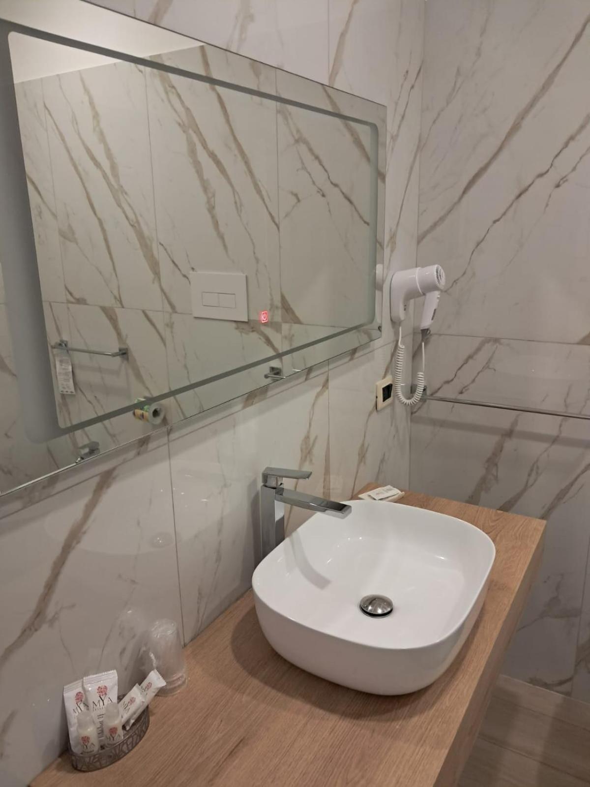 Hotel Palace 焦亚陶罗 外观 照片