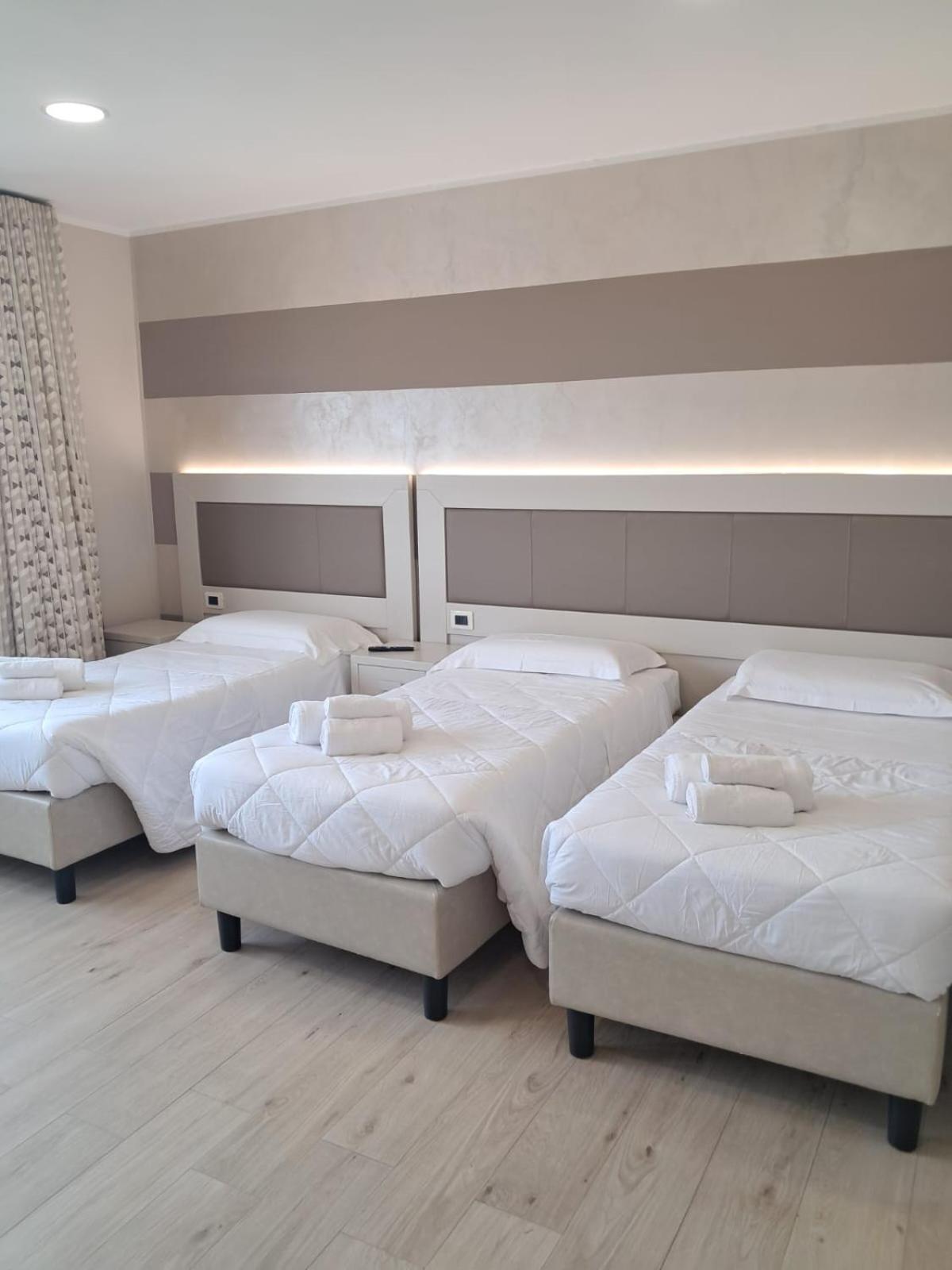 Hotel Palace 焦亚陶罗 外观 照片