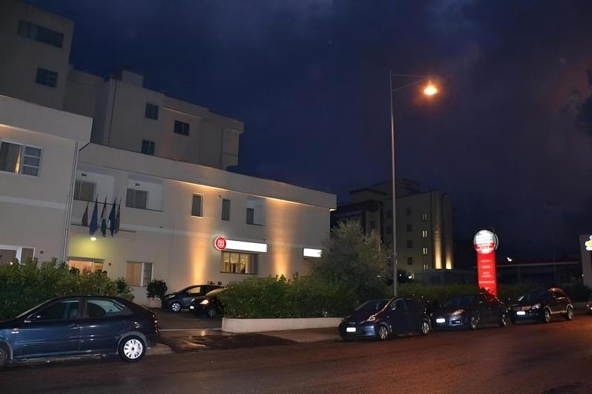 Hotel Palace 焦亚陶罗 外观 照片
