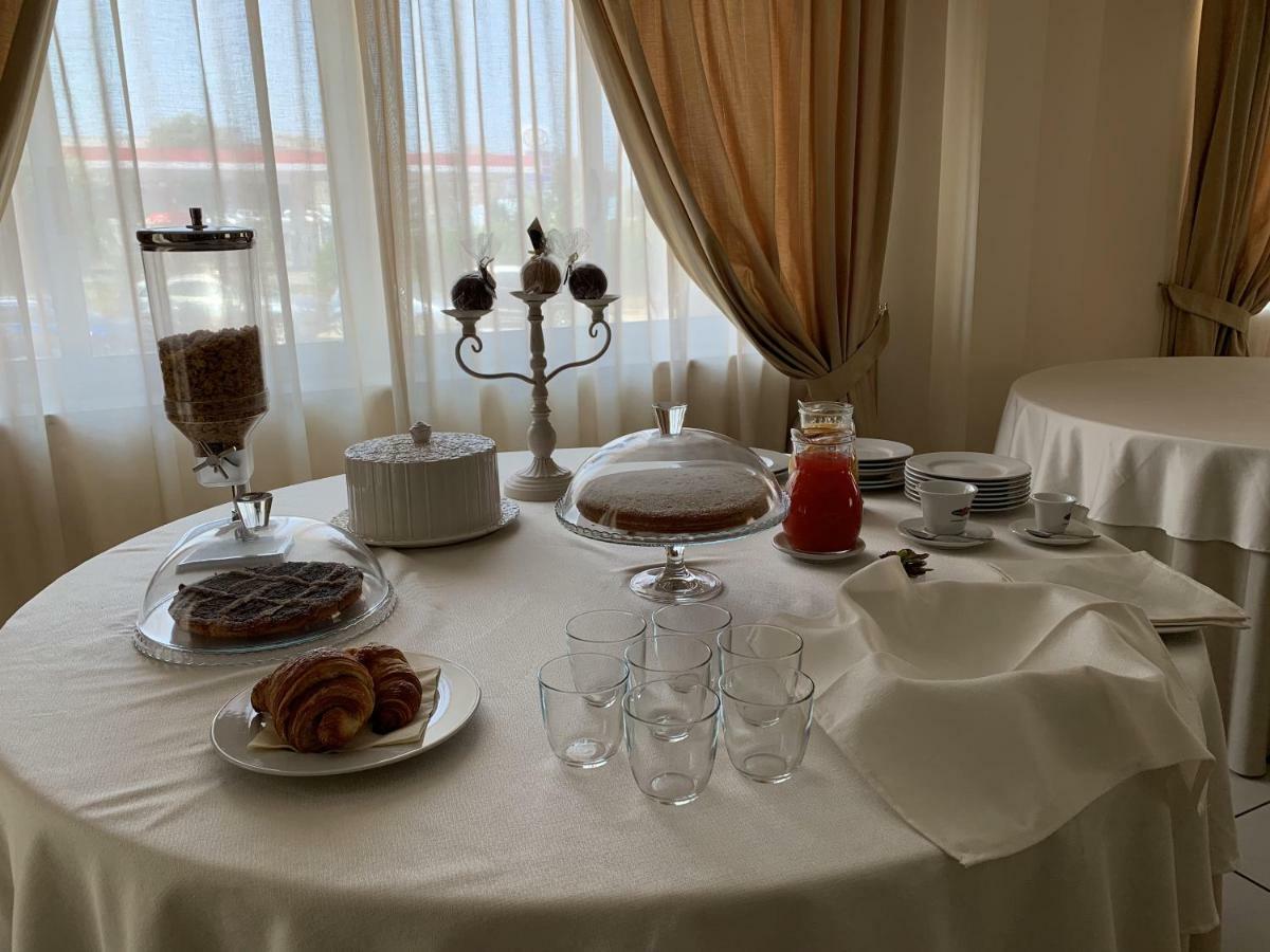 Hotel Palace 焦亚陶罗 外观 照片