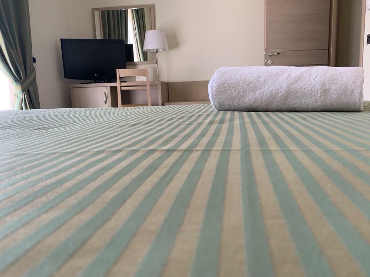 Hotel Palace 焦亚陶罗 外观 照片